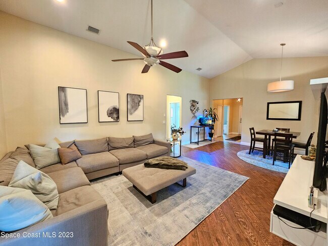 Foto del edificio - 1255 Sangria Cir