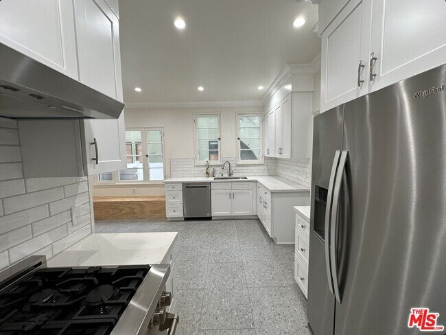 Foto del edificio - 6367 W 6th St