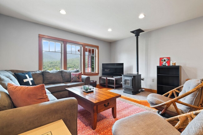 Building Photo - 196 Black Mountain Rd