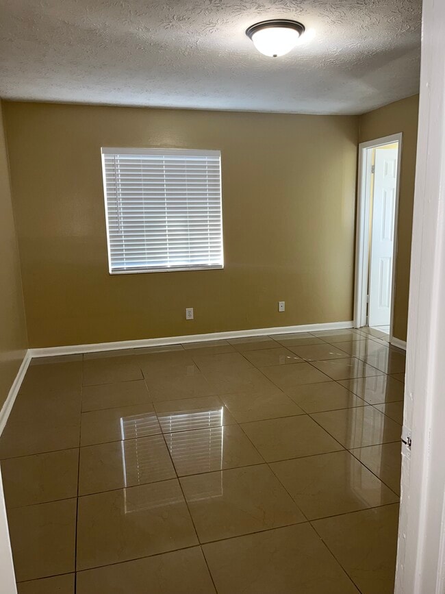 Building Photo - 7556 La Fontaine Dr