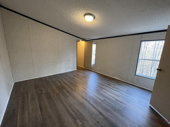 Building Photo - 226 Chivalry Ln