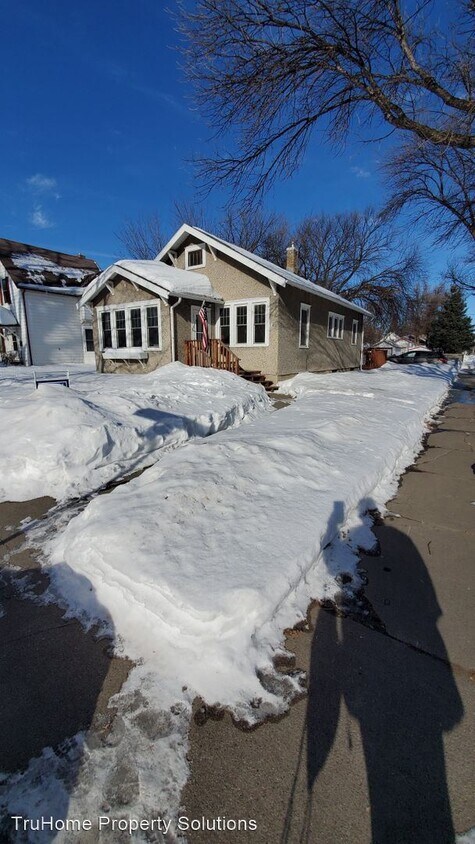 Foto principal - 3 br, 2 bath House - 1402 University Ave