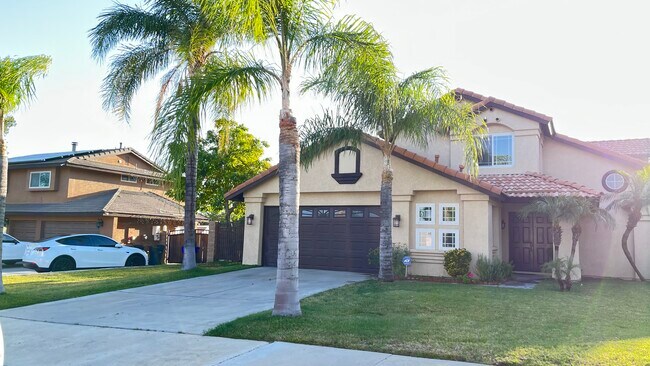 Foto del edificio - 984 N Teakwood Ave