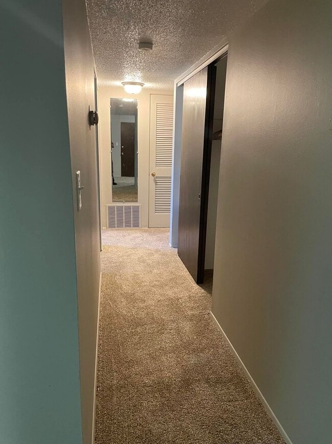 Building Photo - Condo