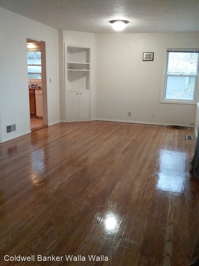 Foto del edificio - 4 br, 2 bath House - 2366 Rainier Dr.