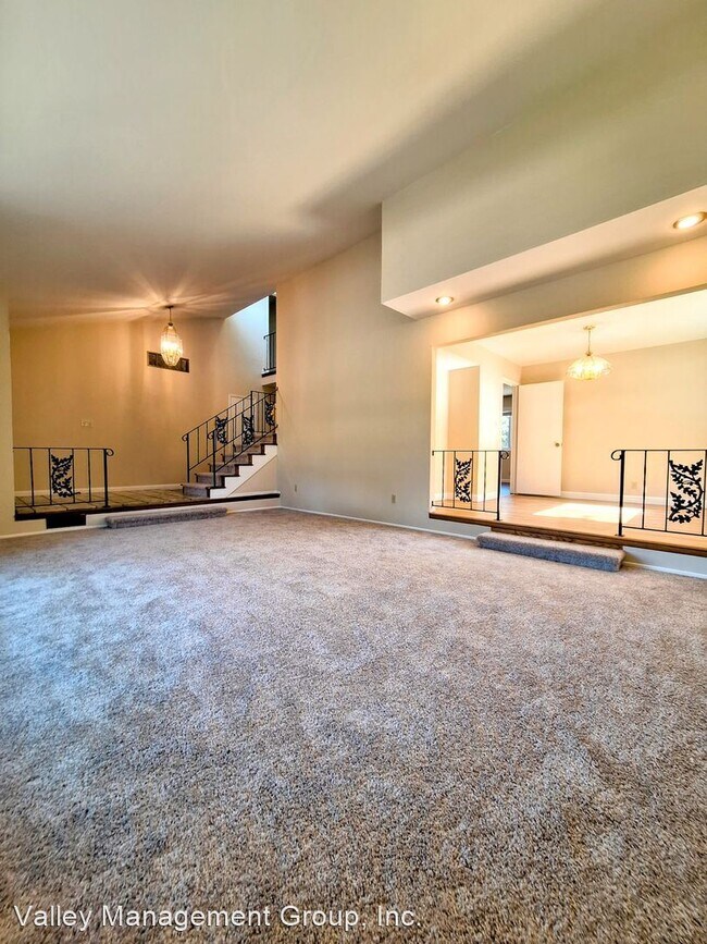 Building Photo - 5 br, 3 bath House - 572 Jesse James Dr