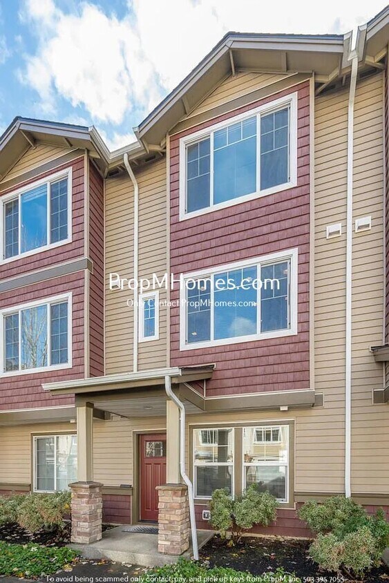 Primary Photo - 2 Bedroom Townhome In-between Hillsboro & ...