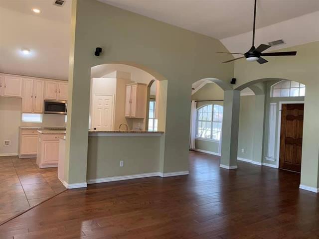 Foto del edificio - 6800 Waverly Ln