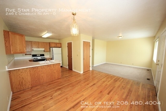 Building Photo - 246 E Chubbuck Rd