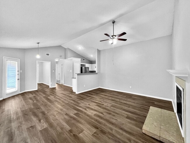 Building Photo - Charming 3-Bed, 2-Bath Home in Lewisville ...