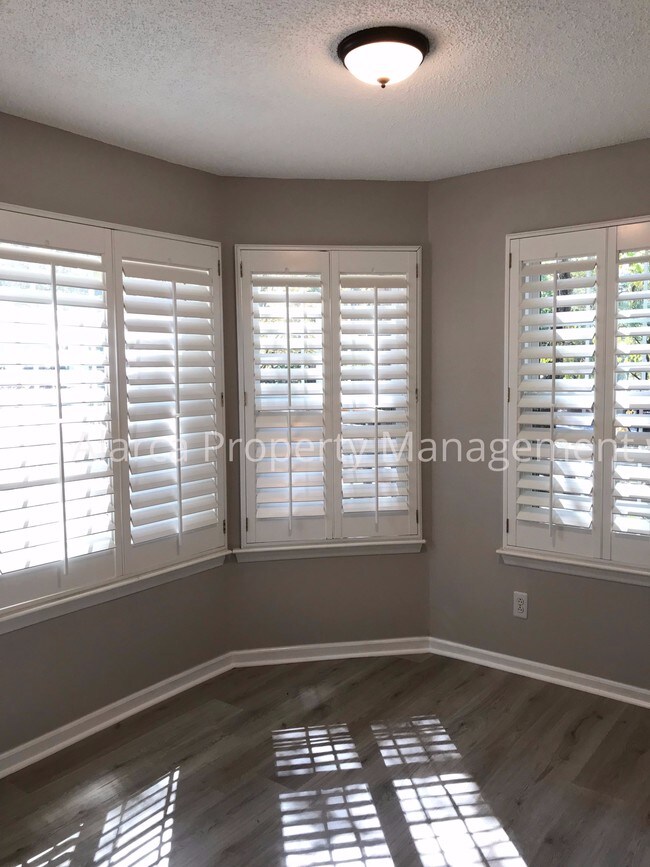 Foto del edificio - 6000 Gray Gate Ln