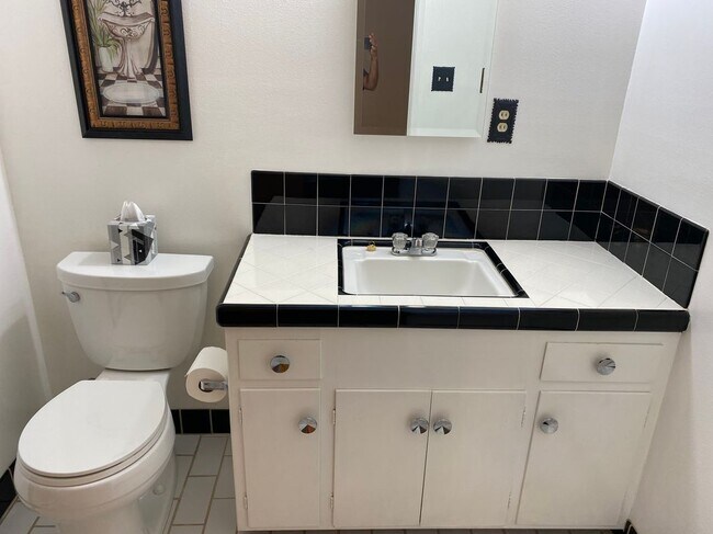 Foto del edificio - 332 E Landsford St