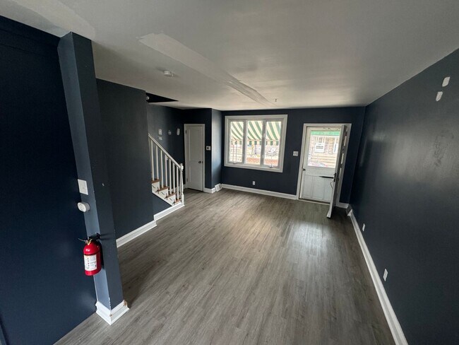Building Photo - Stunning 2-Bedroom Townhome in Bridesburg!...