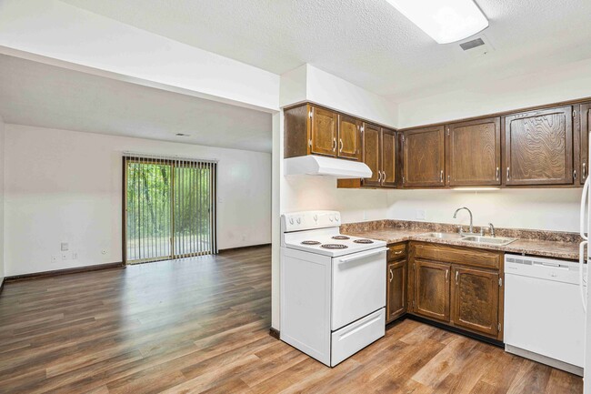 Building Photo - Sherwood Forest Apartments