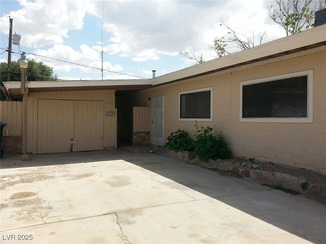 Building Photo - 2625 Hickey Ave