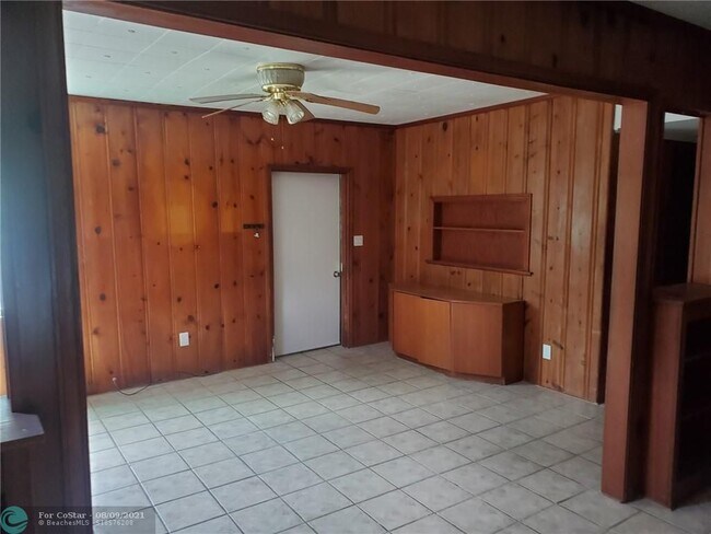 Building Photo - 1064 Highview Rd