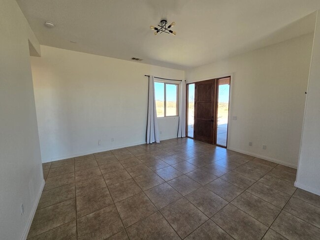 Building Photo - 711 Willie Way