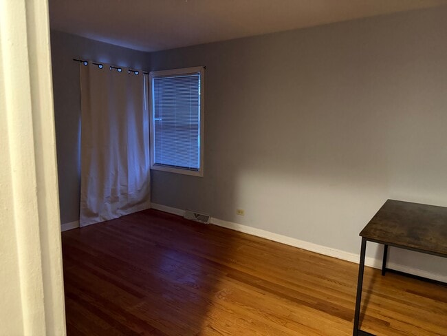 Building Photo - 4823 Grove St