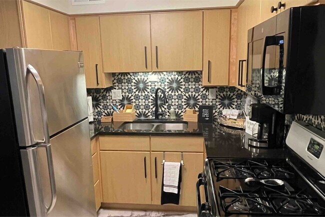 Foto del edificio - 5847 Sunshine Dr