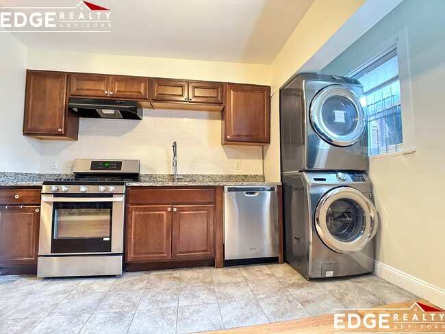 Foto del edificio - 10 Glenville Ave