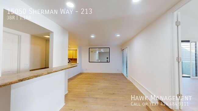 Building Photo - Spacious 2-Bedroom Condo in Gated Parkwood...