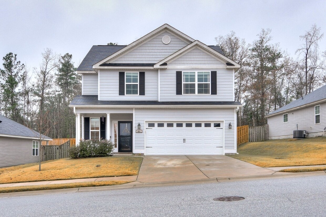 Foto principal - Haynes Station - 4 Bedroom 2.5 Bath