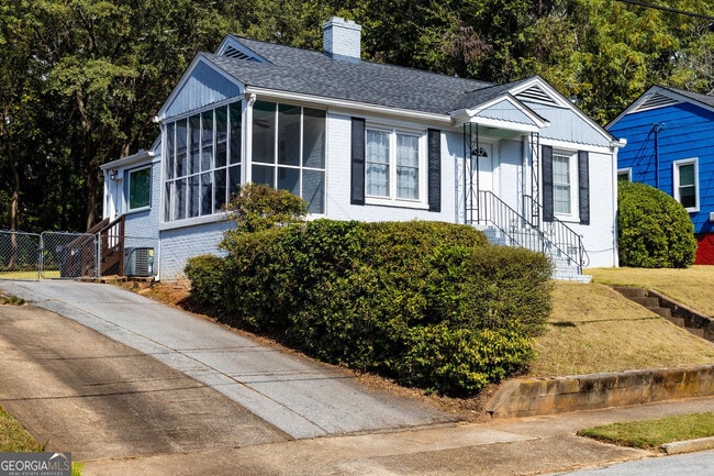 Building Photo - 1275 E Forrest Ave