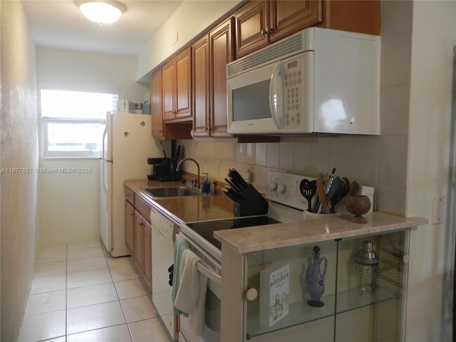 Foto del edificio - 3212 NE 8th Ct