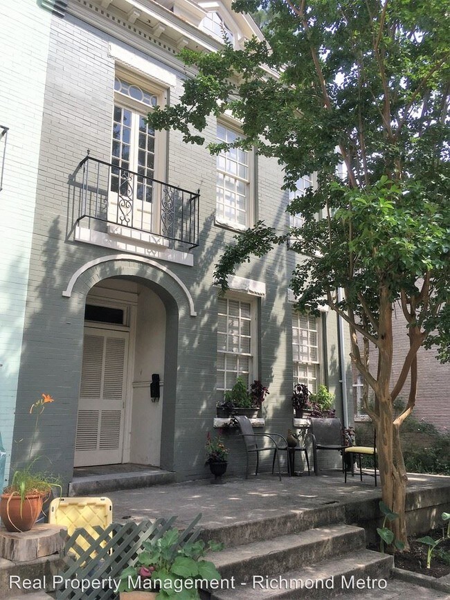 Building Photo - 109 N Rowland St