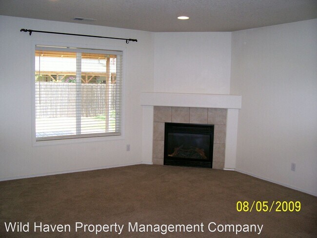 Building Photo - 3548 NE Golden Leaf Ln