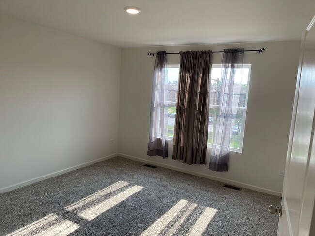 Building Photo - 17205 Longford Ln
