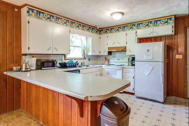 Building Photo - 146 Rosedale Cir