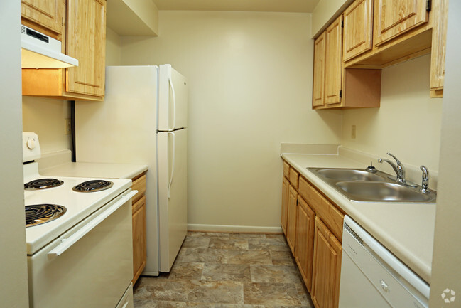 Kitchen - Beechwood Apartments