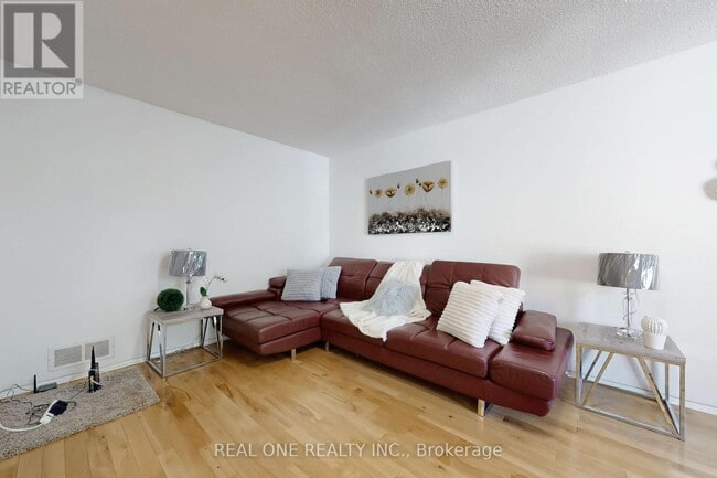 Building Photo - 86 Breckonwood Crescent