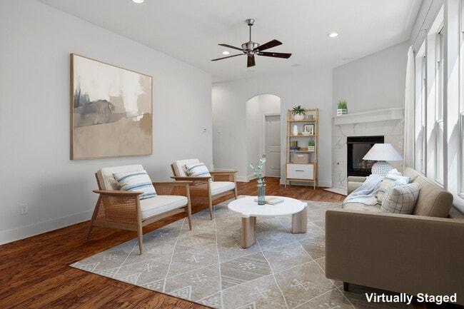 Building Photo - 5011 Manett St