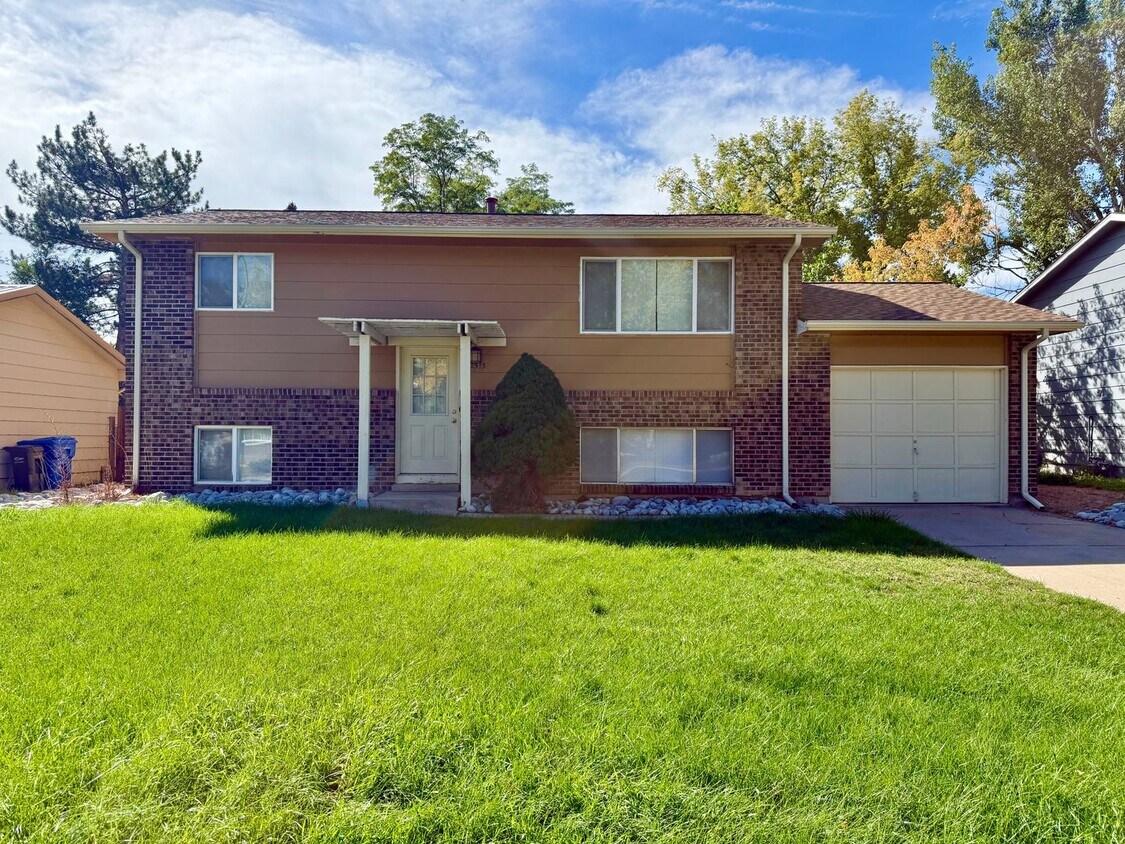 Foto principal - MOVE IN SPECIAL! $1,200 OFF FIRST FULL MON...