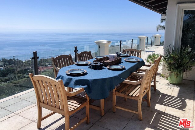 Foto del edificio - 4400 Encinal Canyon Rd