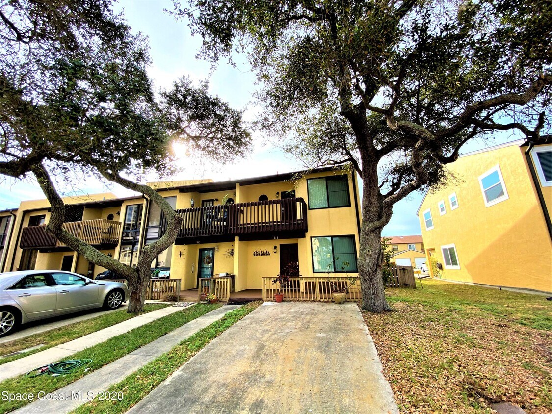 Primary Photo - 413 Polk Ave