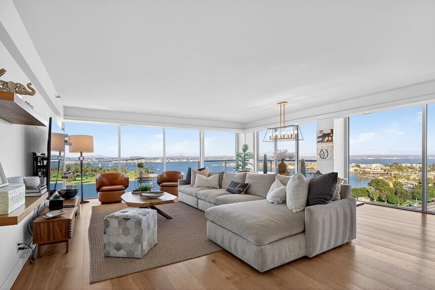 Foto principal - 1810 Avenida Del Mundo