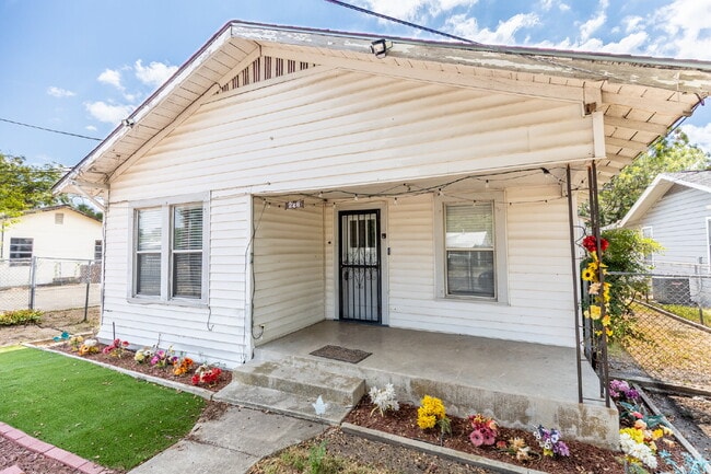 Photo - 226 W Harding Blvd Apartment