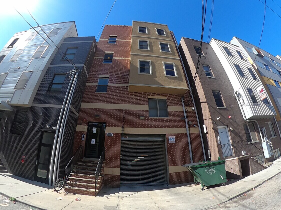 Primary Photo - 1411 N 15th St