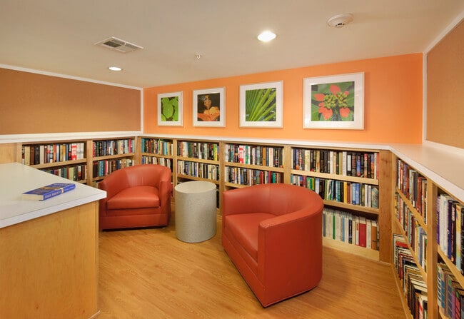 Building Photo - Brays Crossing