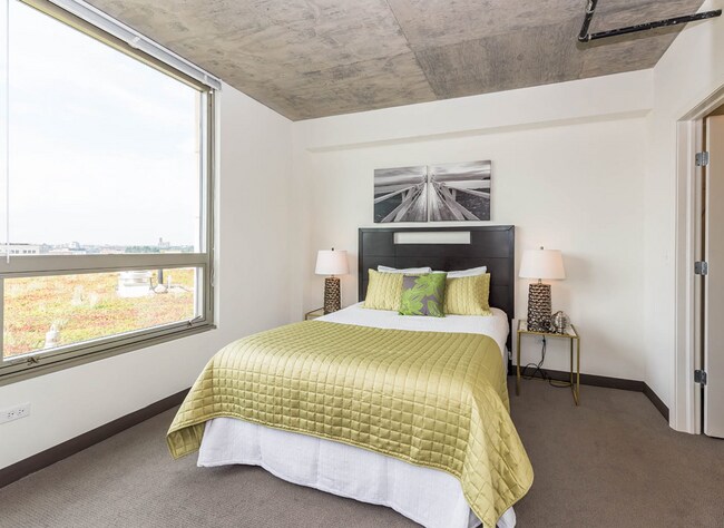 Foto del edificio - 3231 N Clark St