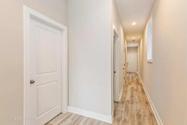 Building Photo - 6337 S Ellis Ave