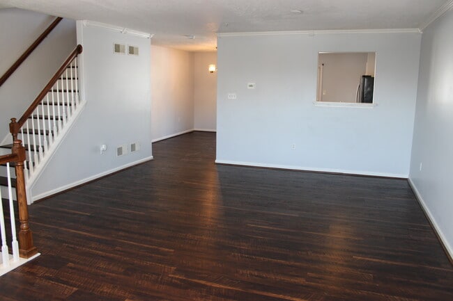 Building Photo - 280 Mike Dr