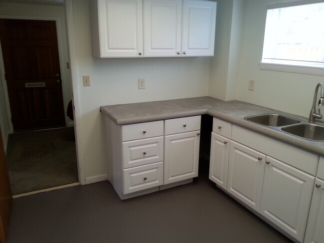 Kitchen - 721 Stockton St