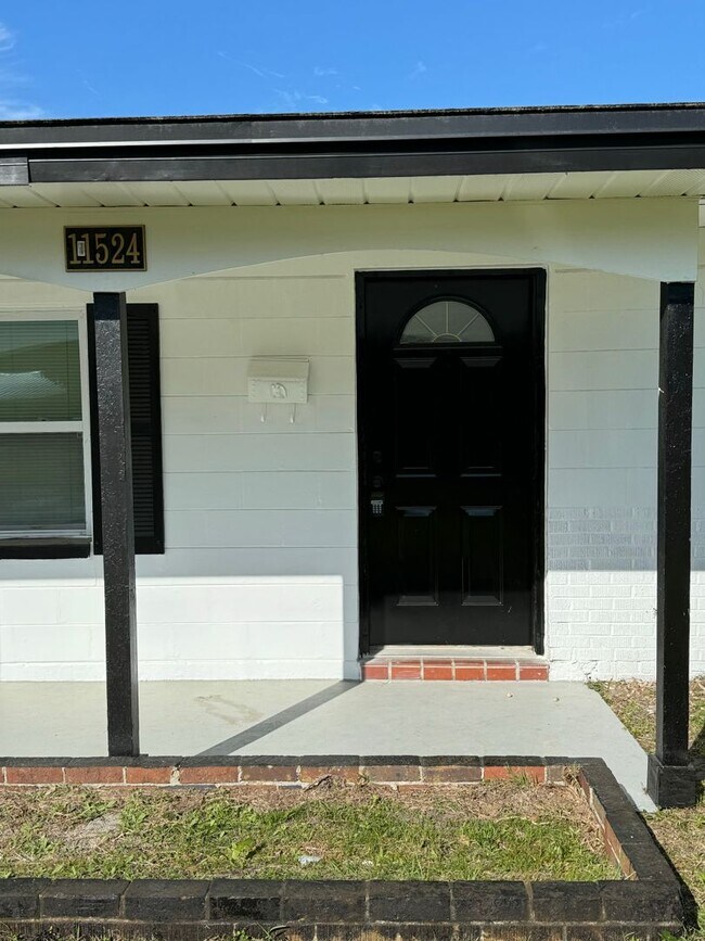 Foto del edificio - Fully Renovated 3 Bed/ 2 Bath Available Now!