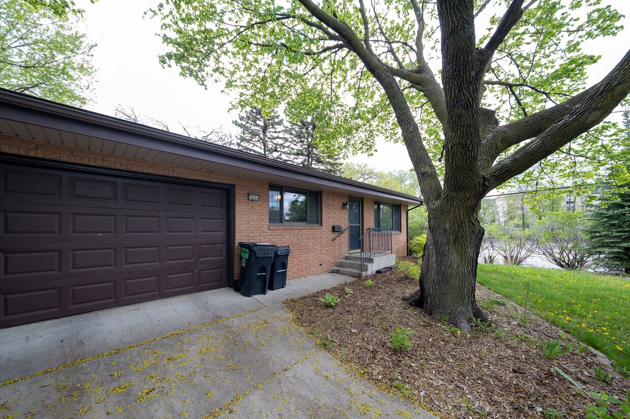 Primary Photo - 3644 Edward St NE