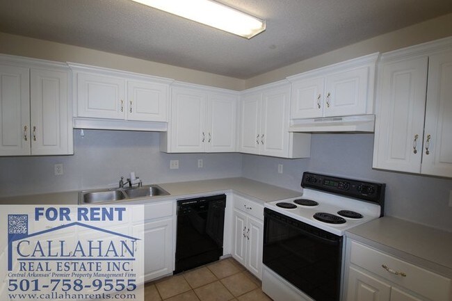 Building Photo - Cabot 3 Bedroom Home