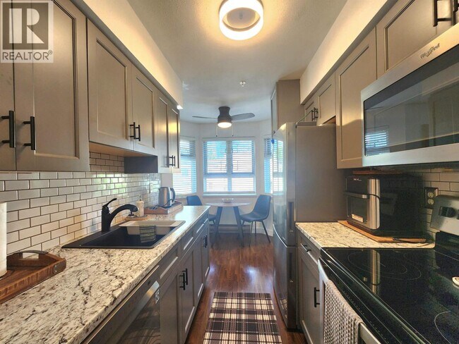 Building Photo - 921 Thurlow St